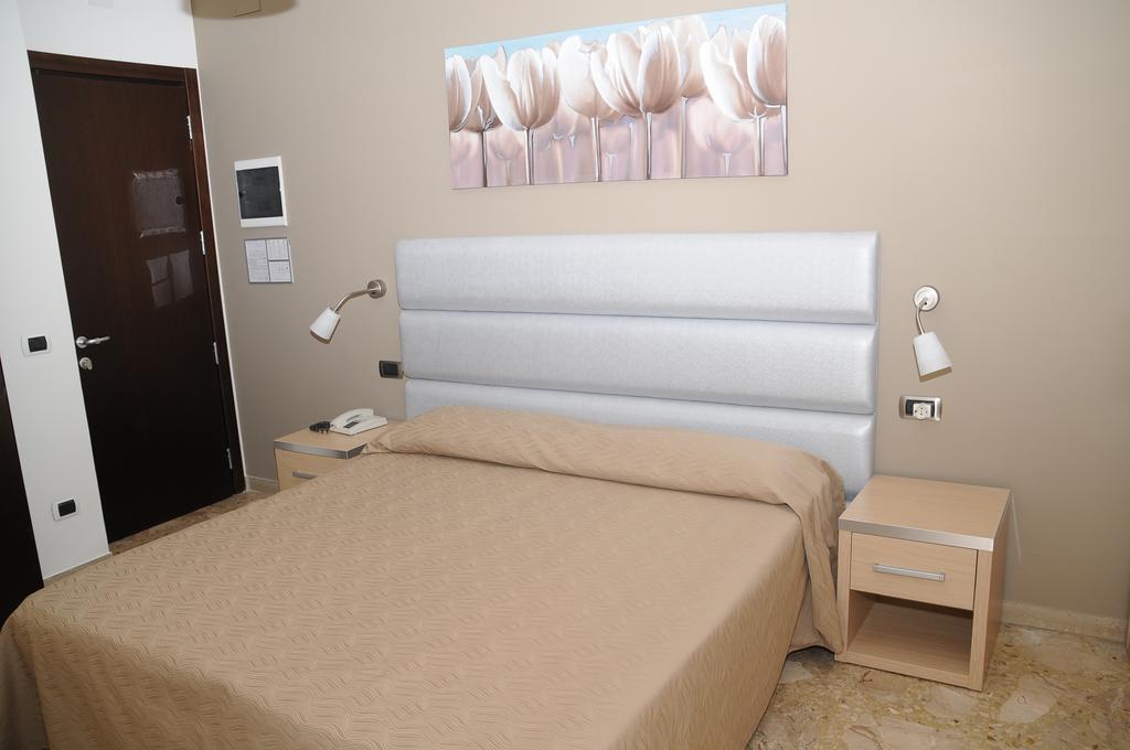 Hotel Florence San Benedetto del Tronto Szoba fotó